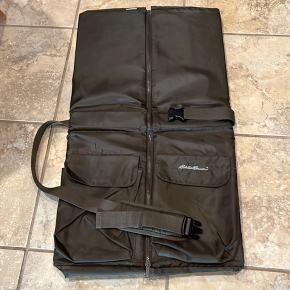 Eddie Bauer Portable Infant Travel Bed with Shoulder Strap - Picture 3 of 7